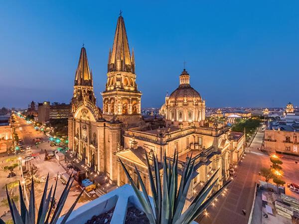 Casa Azul Turquesa Excelente Ubicacion Facturamos Vila Guadalajara Exterior foto